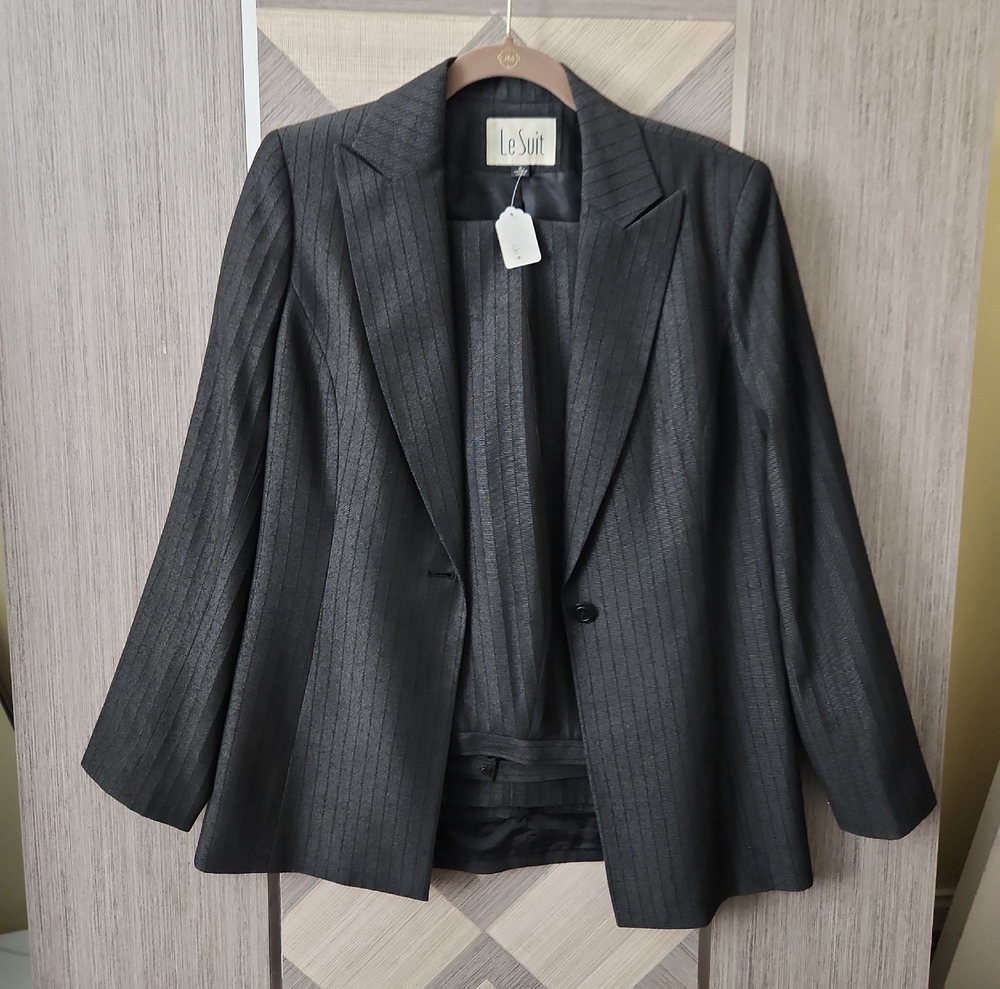 Le Suit Women's Dark Gray Striped Blazer